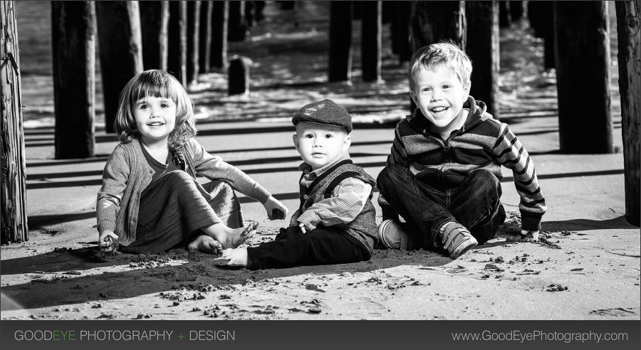 Capitola Beach Family Photos – by Bay Area portrait photographer Chris Schmauch www.GoodEyePhotography.com 