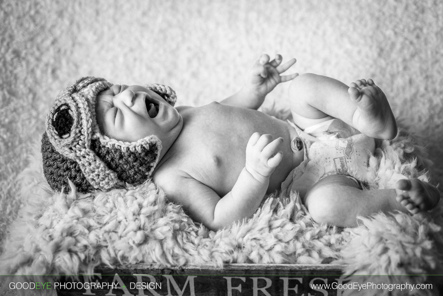 Newborn photos in Aromas, CA – by Bay Area family photographer Chris Schmauch www.GoodEyePhotography.com 