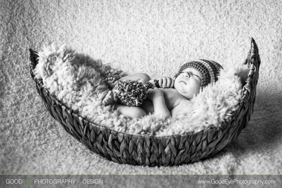 Newborn photos in Aromas, CA – by Bay Area family photographer Chris Schmauch www.GoodEyePhotography.com 