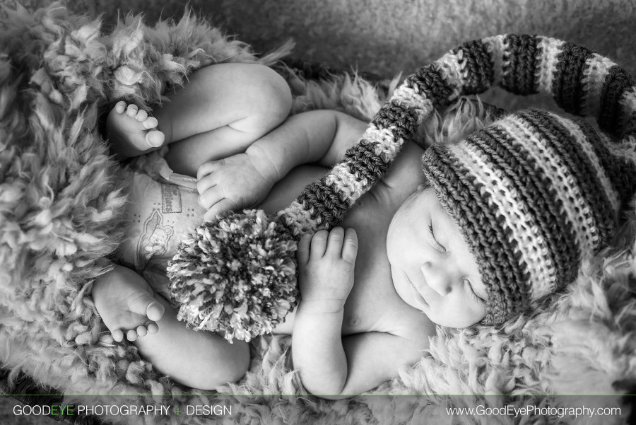 Newborn photos in Aromas, CA – by Bay Area family photographer Chris Schmauch www.GoodEyePhotography.com 