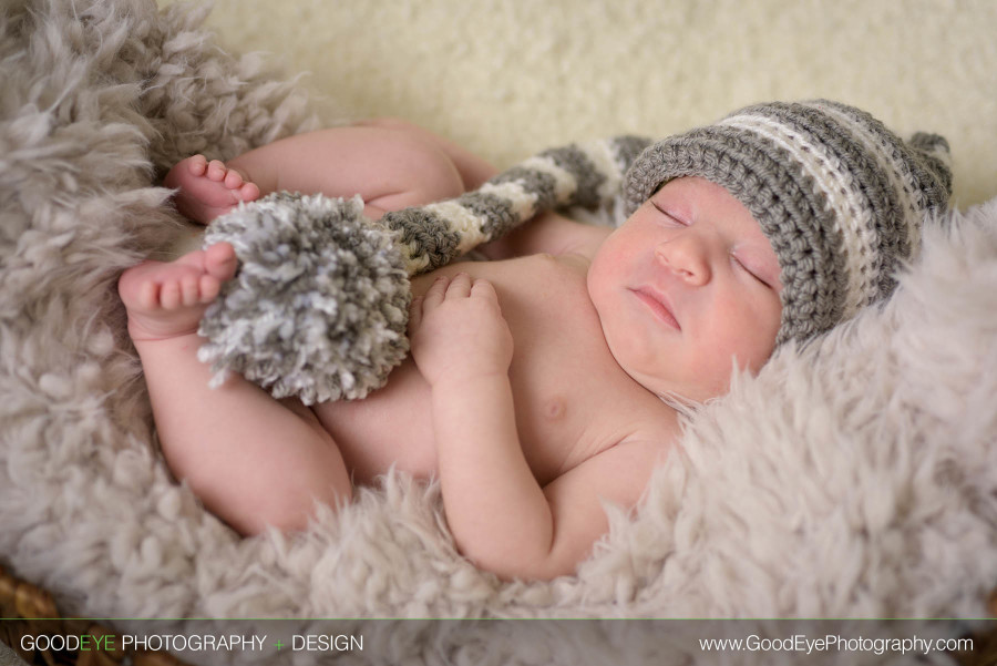 Newborn photos in Aromas, CA – by Bay Area family photographer Chris Schmauch www.GoodEyePhotography.com 