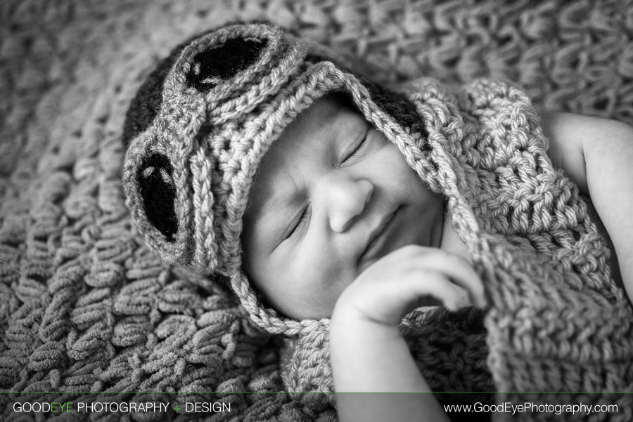 Newborn photos in Aromas, CA – by Bay Area family photographer Chris Schmauch www.GoodEyePhotography.com 