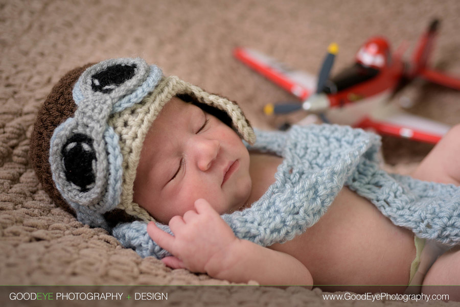 Newborn photos in Aromas, CA – by Bay Area family photographer Chris Schmauch www.GoodEyePhotography.com 