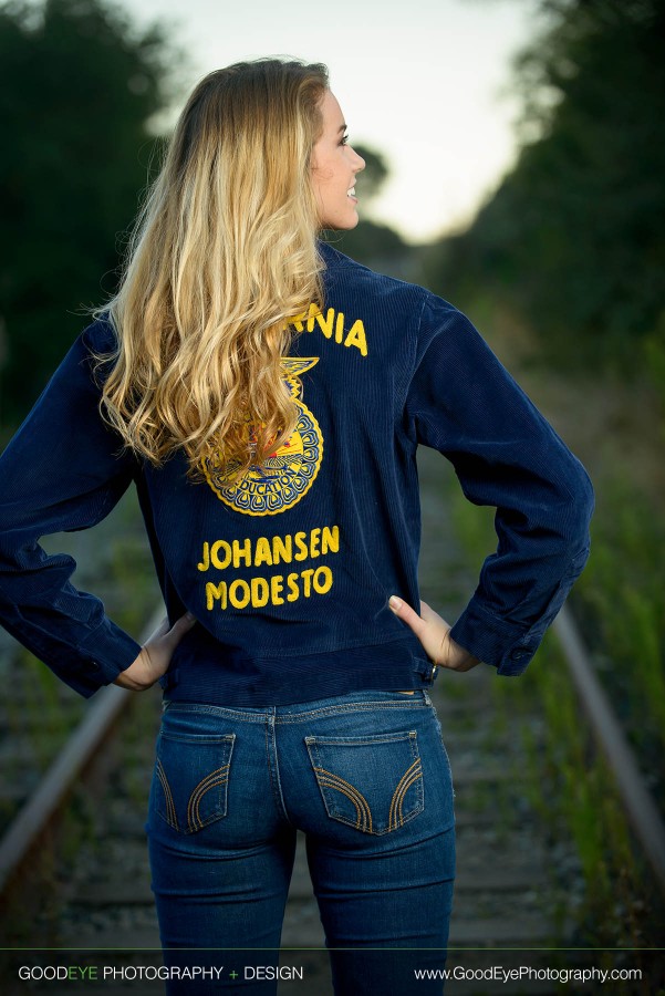 Capitola Senior Portrait Photos - Senior Portraits at the Beach - Jillian