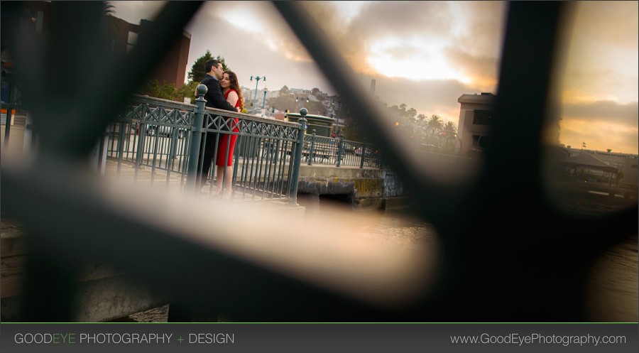 Pier 39 San Francisco Engagement Photos - Rachel and Jonathan - Photos by Bay Area Wedding Photographer Chris Schmauch www.GoodEyePhotography.com